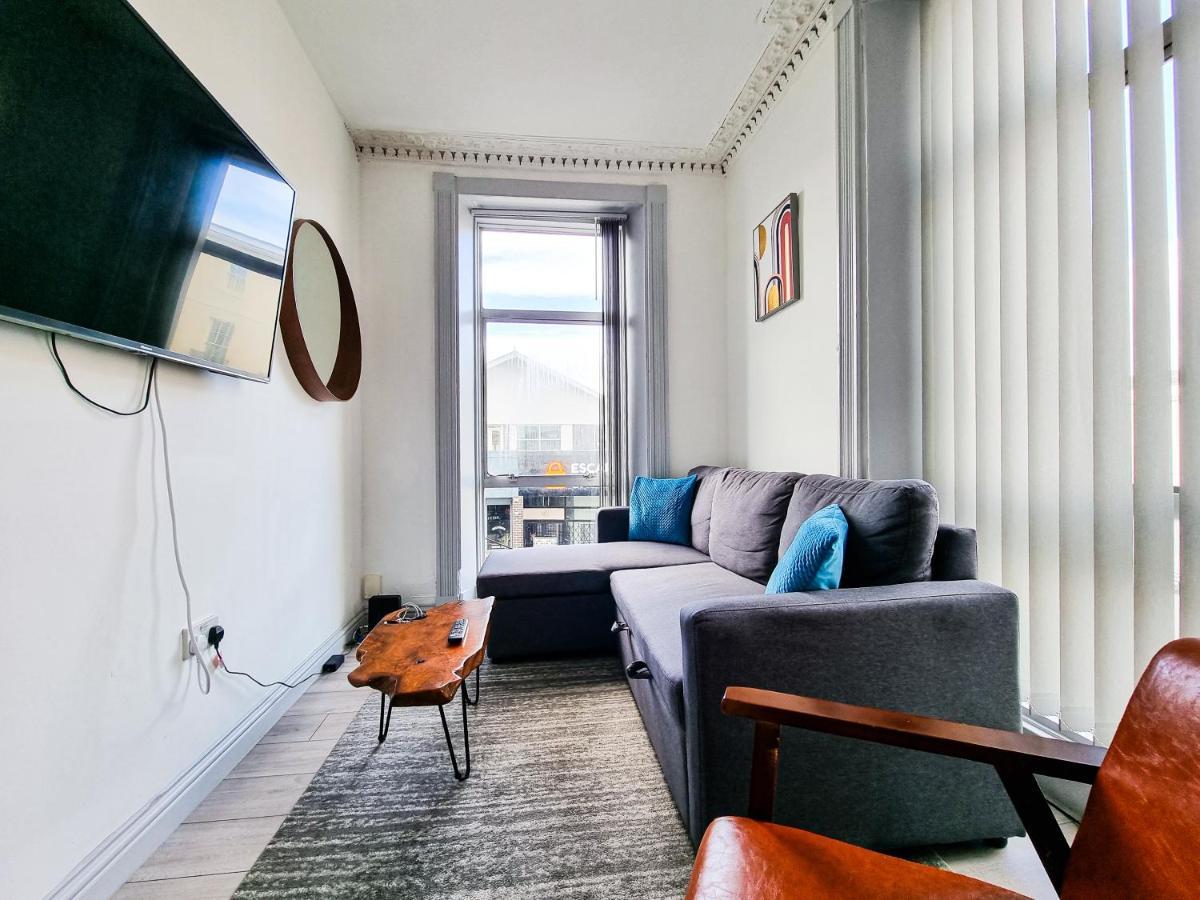 Newly Refurbished Flat In Central Cheltenham With Parking Exterior foto